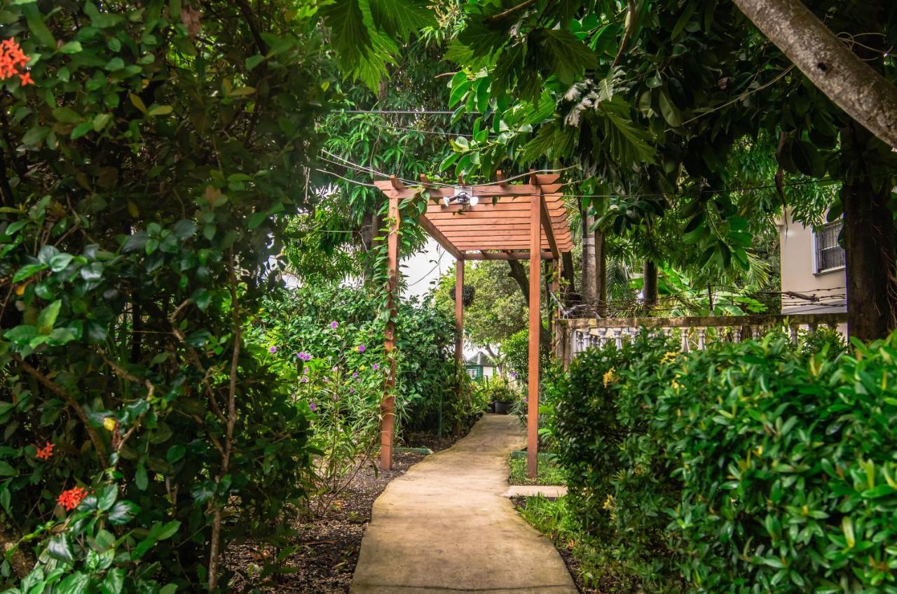 Harbour View Boutique Hotel & Yoga Retreat Belize City Exterior foto